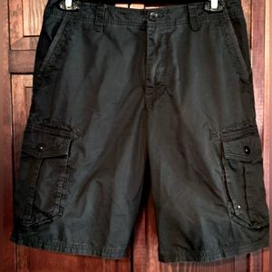 QUICKSILVER MENS BLACK CARGO SHORTS- 32